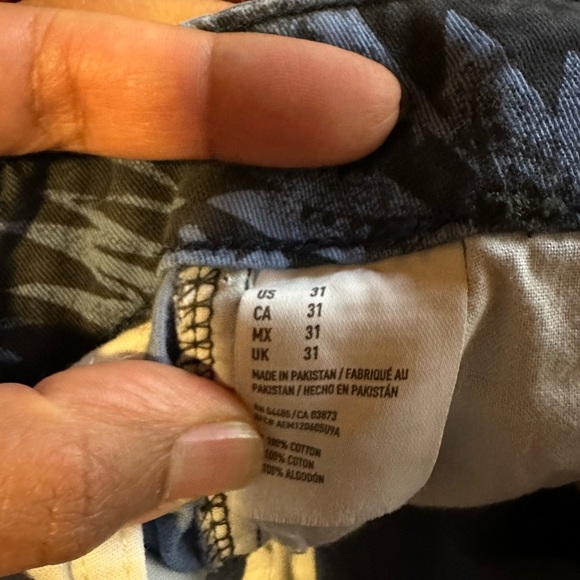 American Eagle Longboard Shorts in Tropical Hawaiian Print Blue & Black Size:31 - Picture 5 of 10